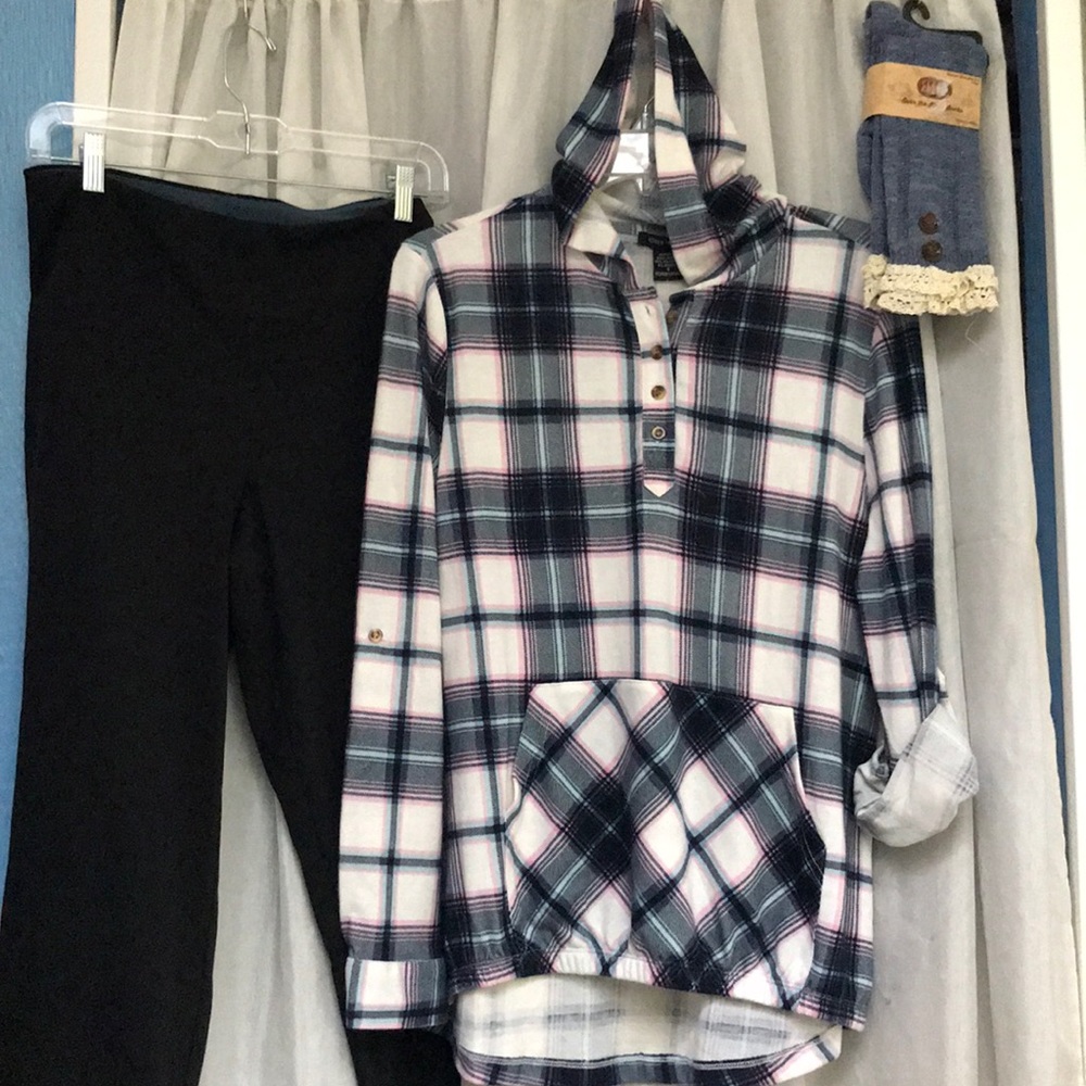 Robert Louis soft plaid top